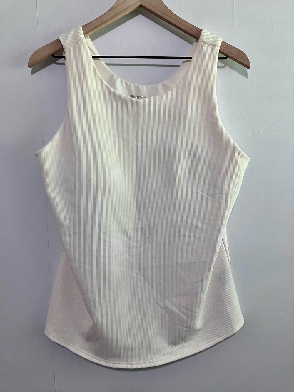 32 Degree Cool Cream Tank with Built in Bra Size XL